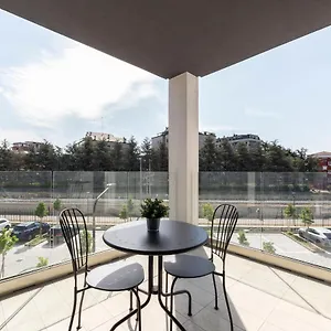 Modern Apt With Terrace And Parking! Apartment