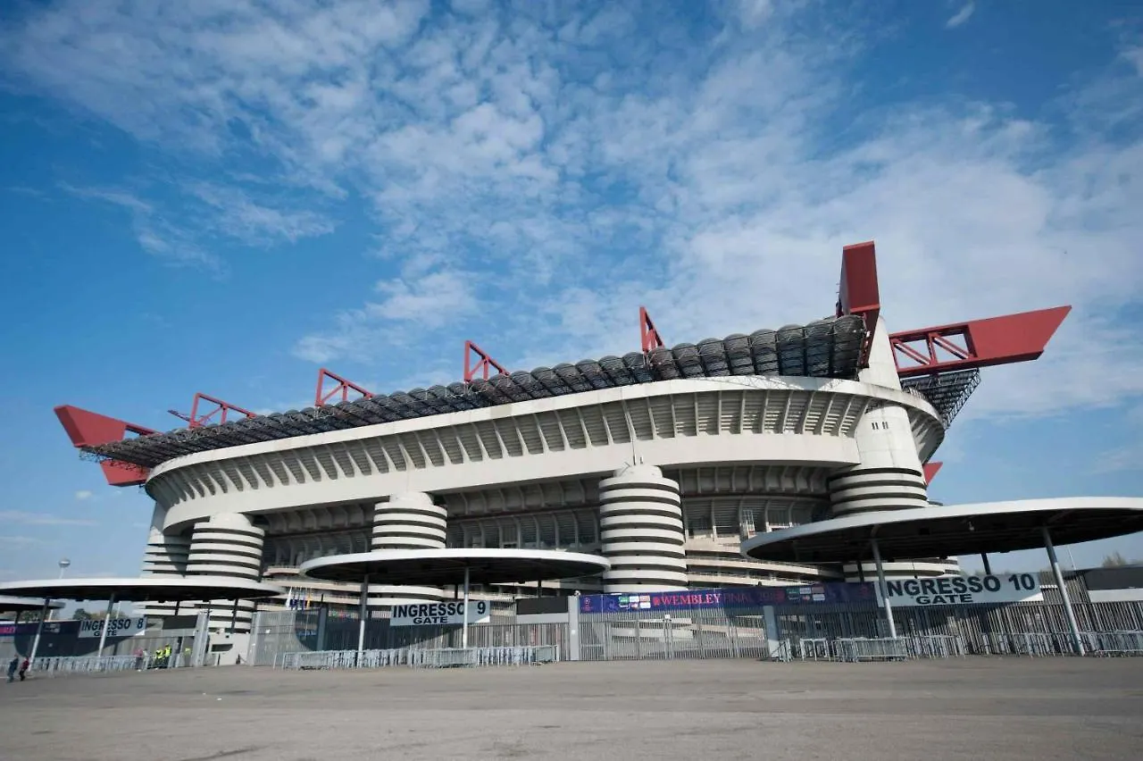 Rafqa Suites San Siro'S View Lotto City Life De Angeli Fiera With Garden Mediolan 0*,